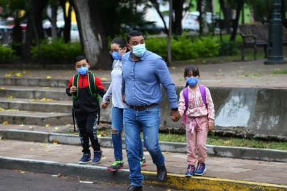 Hasta ayer solo se había confirmado un caso de COVID en la primera semana del ciclo escolar. (ARCHIVO)