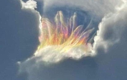 En redes sociales se volvieron virales las fotografías de un fenómeno óptico captado en las nubes de Florida, EUA, pues se trata de un arcoíris de fuego (ESPECIAL) 