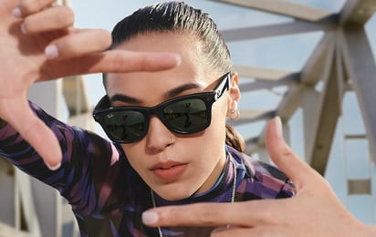 Las gafas inteligentes Ray-Ban Stories, están equipadas con cámaras de 5MP que permiten grabar videos de hasta 30 segundos (ESPECIAL) 