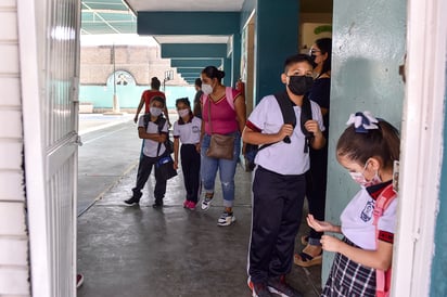 Confirman 21 casos de COVID-19 en planteles educativos de la región Lagunera de Durango y además hay 30 casos sospechosos. (ARCHIVO)