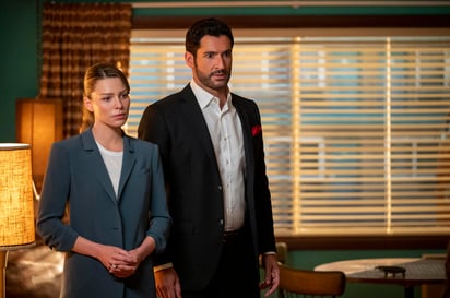 Después de seis años, los protagonistas de “Lucifer” Tom Ellis y Lauren German dicen adiós a sus papeles de demonio y detective. (AP)
