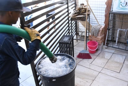 El gerente general del Simas Torreón, Juan José Gómez Hernández, explicó que, al aumentar el volumen de agua, la concentración de arsénico se diluye, por lo que se reporta en la actualidad que es un 18 por ciento del volumen lo que está fuera de la Norma Oficial Mexicana de la Secretaría de Salud. (ARCHIVO)