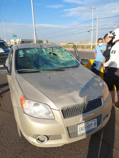 La conductora resultó lesionada. (TELEVISA)