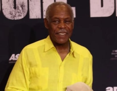 Danny Glover, estrella de la saga 'Arma mortal', luce cansado. Ocasionalmente se disculpa y toma algo de aire, pero luego sonríe para seguir hablando con la prensa mexicana.