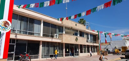 Autoridades municipales se reunieron de manera previa con los vendedores con motivo de las fiestas patrias. (EL SIGLO DE TORREÓN)