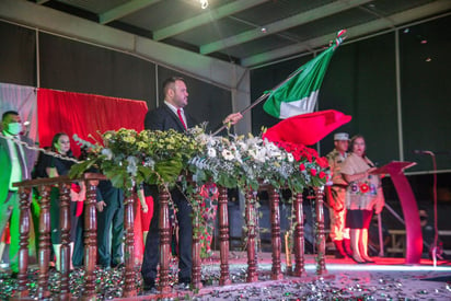 En está ocasión la ceremonia del Grito de Independencia se hizo en la Deportiva. (EL SIGLO DE TORRÉON)