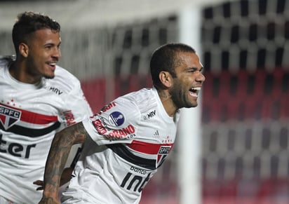 El futbolista brasileño Dani Alves llegó a un acuerdo con el Sao Paulo y rescindió el contrato que lo vinculaba a este club hasta diciembre del 2022 tras su llegada en la temporada 2019/20.

 