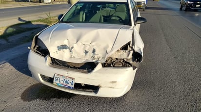 El accidente se registró esta mañana sin lesionados. (EL SIGLO DE TORREÓN)