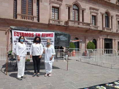 Maestros mantenían un plantón permanente en la Paliza de Armas. (ARCHIVO)