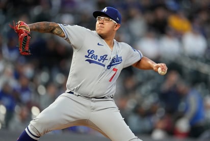 El lanzador mexicano Julio Urías permitió cuatro carreras en seis entradas y se fue sin decisión en la victoria de los Dodgers. (AP)