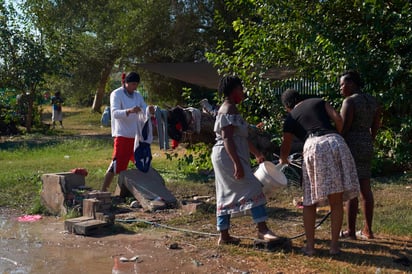 López Obrador afirmó que se debe atender y enfrentar de fondo este problema, pues manifestó que 'no queremos que México sea un campamento de migrantes'. (ARCHIVO)