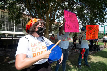 La Cámara de Representantes de Estados Unidos aprobó el viernes un proyecto de ley que garantizaría el derecho de las mujeres al aborto, en un esfuerzo de los demócratas para eludir una nueva ley en Texas que amenaza ese acceso. (ARCHIVO) 
