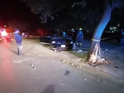 El accidente ocurrió a las 10:00 de la noche de ayer viernes. (EL SIGLO DE TORREÓN)