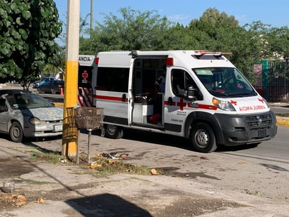 Fue llevado a un hospital en una ambulancia de Cruz Roja. (EL SIGLO DE TORREÓN)