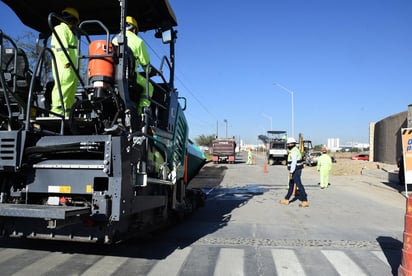 Los Municipios de Torreón y Gómez Palacio incumplen con la Ley de Obra Pública estatal, pues ambos superan los montos máximos permitidos para la contratación de obras mediante el procedimiento de adjudicación directa. (ARCHIVO)