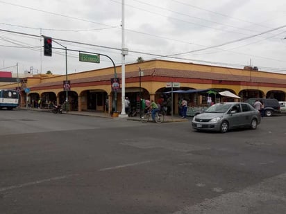 Los domingos también acude gran cantidad de personas al Mercado José Ramón Valdez. (EL SIGLO DE TORREÓN)