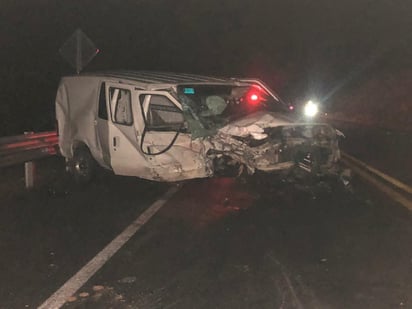 Al arribar al kilómetro 305 + 300 de dicha carretera federal, el vagón con placas del estado de Aguascalientes, al intentar rebasar, perdió el control de este ya que el pavimento se encontraba mojado.

