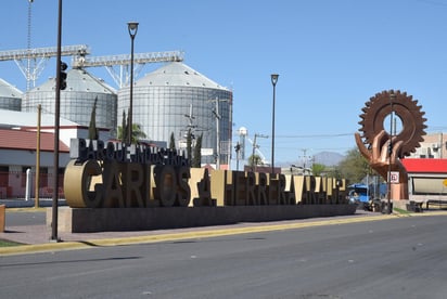 Afectada observó que los candados del portón principal estaban dañados. (EL SIGLO DE TORREÓN)