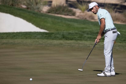 Abraham Ancer está a tres golpes del líder Rickie Fowler. (AP)