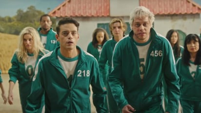 El actor estadounidense Rami Malek, conocido por encarnar a Freddie Mercury en Bohemian Rhapsody y al villano de Sin tiempo para morir, protagonizó junto al cómico Pete Davidson una parodia de la popular serie surcoreana El juego del calamar para el programa Saturday Night Live (SNL). (ESPECIAL) 