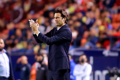 Santiago Solari vivirá su primer final como técnico del América, el club azulcrema disputará el título de la Concachampions el próximo 28 de octubre ante Monterrey. (ESPECIAL)
