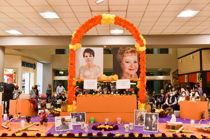 Ofrenda a la Sra. Gloria Murra de López Negrete y Sra. Enriqueta Reed de Murra (EL SIGLO DE TORREÓN/ERICK SOTOMAYOR) 