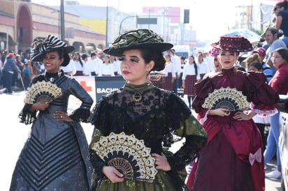 En el desfile de la Revolución Mexicana participarán cerca de mil personas, entre estudiantes, policías, bomberos y veteranos. (ARCHIVO)