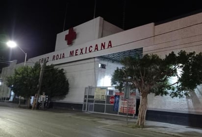 El hombre herido llegó a la Cruz Roja donde se reportó estable. (EL SIGLO DE TORREÓN) 