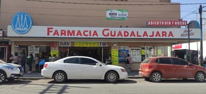 En un lapso de 11 horas roban en tres ocasiones la misma farmacia Guadalajara ubicada en la avenida Victoria número 104 del sector Centro de Gómez Palacio, pese a los operativos intensificados en el sector por “El Buen Fin” no hay detenidos.

