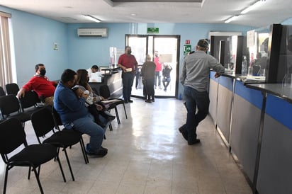 La oficina de enlace de Relaciones Exteriores de Monclova sólo puede gestionar 80 pasaportes por día y solo mediante cita.