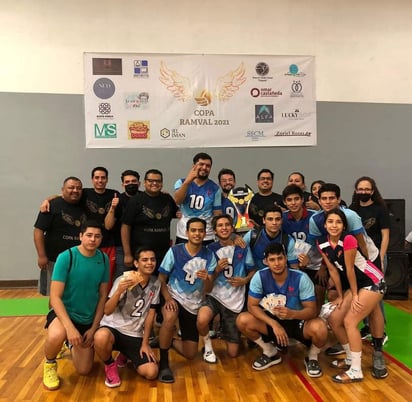 El equipo Clandestinos de Monclova se quedó con el campeonato en la rama varonil y se llevó una cuantiosa premiación en efectivo. (ESPECIAL)