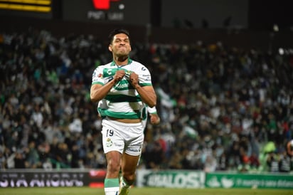 Los Guerreros del Santos Laguna se enfrentaron ante los Tigres de Nuevo León en la ida de los cuartos de final del Apertura 2021 de la Liga MX, en un duelo a disputado en el estadio Corona, un partido en el que los Guerreros consiguieron vencer al conjunto de los Felinos por 2-1.
