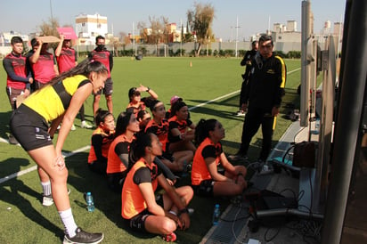 Inició la Preliguilla femenil en las instalaciones de la Femexfut, donde las árbitras y asistentes, realizaron pruebas físicas, trabajo técnico y prácticas en el simulador VAR.