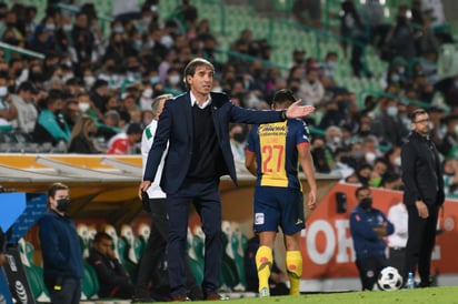 Para Guillermo Almada, una desatención en la parte baja de su equipo, originó el gol con el cual Tigres los eliminó de la liguilla de la Liga MX. El estratega de Santos Laguna, adelantó que para el próximo torneo, regresarán más fuertes. (ARCHIVO) 
