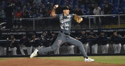 Geno Encina lanzó pelota de dos imparables durante cinco episodios, y se apuntó su sexta victoria del año, para encaminar a Algodoneros de Guasave a una victoria de 4-1 sobre Sultanes de Monterrey.