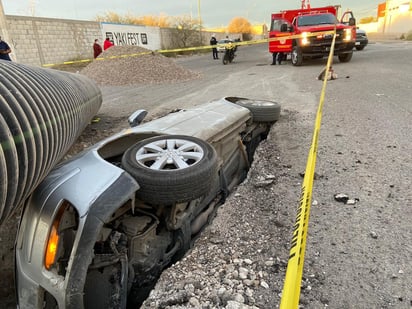 El joven conductor presentó sólo algunos golpes leves, por lo que no requirió atención médica. (EL SIGLO DE TORREÓN)