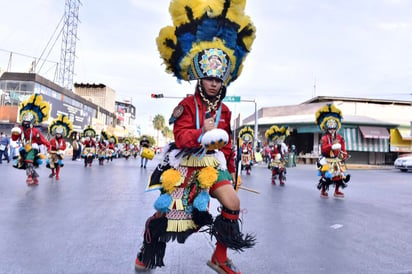 Las familias, empresas y creyentes en general continúan honrándola con las tradicionales peregrinaciones en Torreón. (ARCHIVO)