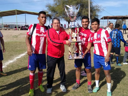 El representativo de AHMSA Laguna, se proclamó campeón en la categoría Libre dentro de la Liga San Pablo de Futbol Soccer Amateur.
