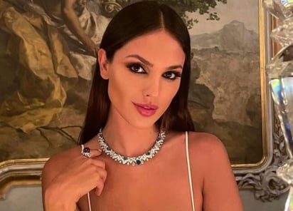 La actriz mexicana 'presumió' se esbelto abdomen con un traje de baño de dos piezas (@EIZAGONZALEZ) 