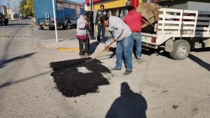 Actualmente se cuenta con dos cuadrillas en el departamento de Bacheo, quienes diariamente realizan las acciones correspondientes. (CORTESÍA) 