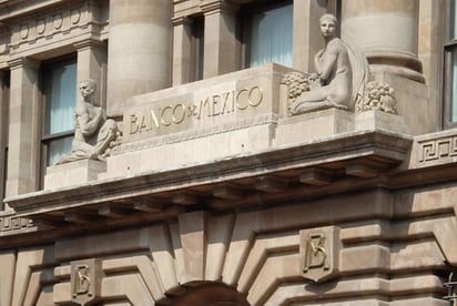 El Banco de México (Banxico) elevó este jueves la tasa de interés al 5.5 %, lo que representa un aumento de 50 puntos base y el quinto incremento consecutivo del objetivo en medio de la inflación más alta de las últimas dos décadas. (ESPECIAL)
