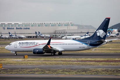 Aeroméxico sufrió ayer un desplome histórico en la Bolsa Mexicana de Valores, luego de que anunció la realización de una Oferta Pública de Adquisiciones (OPA) como parte de su proceso de reestructura financiera y a la espera de la resolución de la Corte de Bancarrota en relación a su proceso bajo el Capítulo 11. (ARCHIVO) 