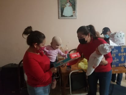 Tras permanecer 7 semanas en el Hospital Shriners, la pequeña Annifer regresó a casa. (CORTESÍA) 