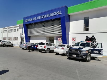 Tras el choque causado por el conductor de la Ford EcoSport, los daños materiales se estimaron en 95 mil pesos. (EL SIGLO DE TORREÓN)