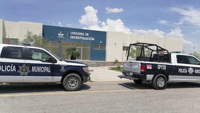 Los agentes indicaron a la parte afectada la forma de proceder para interponer la denuncia correspondiente en las instalaciones de la Vicefiscalía General del Estado de Durango. (EL SIGLO DE TORREÓN)