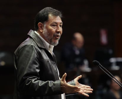 Usuarios de redes sociales le hicieron saber a Fernández Noroña del error en el mensaje. (ARCHIVO)