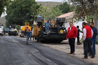 La obra se realiza en la calle Bugambilias. (ARCHIVO)