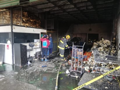 Incendio consume bodega en Mercado de Abastos de Torreón | El Siglo de  Torreón