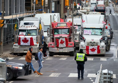 Ontario declaró este viernes el estado de emergencia por las protestas de camioneros opuestos a las medidas contra el COVID-19. (EFE)