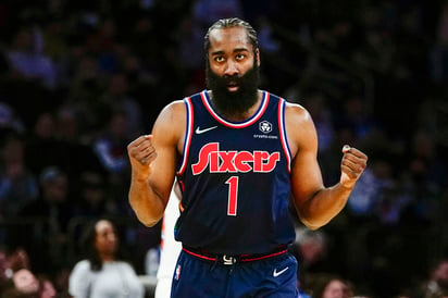  James Harden aportó 29 unidades, 16 asistencias y 10 rebotes. (AP)